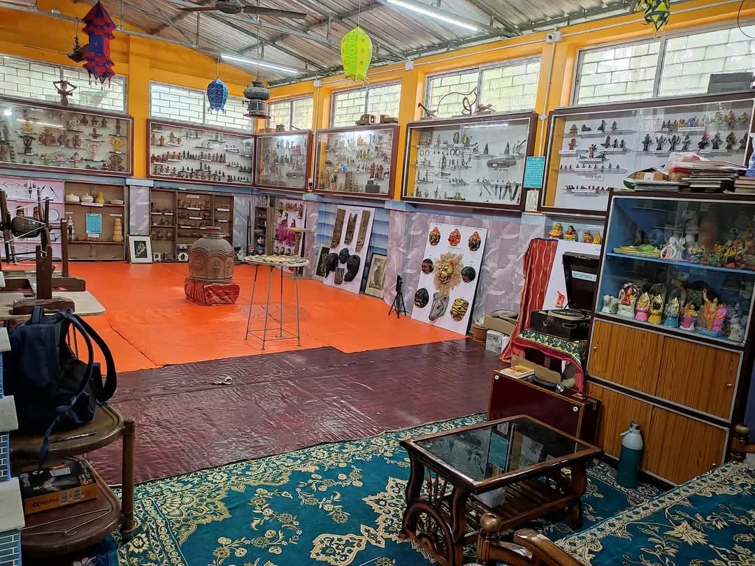 ৯০০ পুতুল দিয়ে ‘পুতুলঘর’ তৈরি হাওড়ার অমলেন্দুর