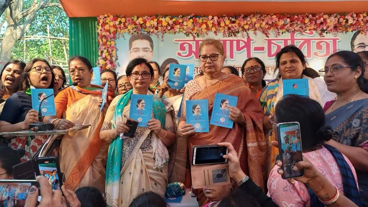 বাংলার মেয়েরা স্বনির্ভর হচ্ছে, এগিয়ে যাচ্ছে পড়াশোনায়ও: চন্দ্রিমা ভট্টাচার্য