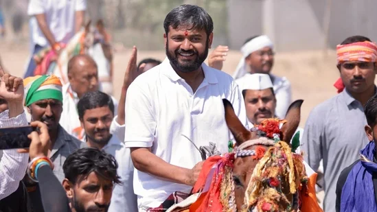 কংগ্রেস নেতা কানহাইয়া পা রাখতেই ধোয়া হল দুর্গা মন্দির! 