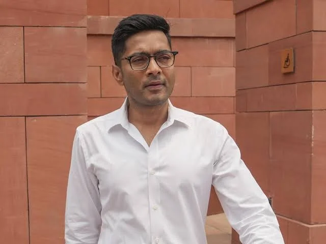 মানুষের মৃত্যুকে নাটক বলছেন? নরেন্দ্র মোদিকে তীব্র আক্রমণ অভিষেকের