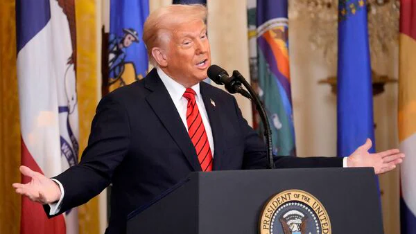 ইরানে সামরিক হামলার হুঁশিয়ারি ট্রাম্পের, উত্তেজনা চরমে