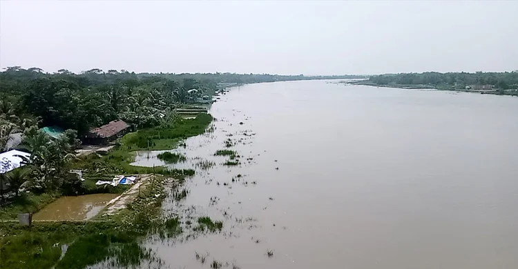 গঙ্গার জলে বাড়ছে লবণাক্ততার পরিমাণ, সতর্ক করছেন পরিবেশবিদরা