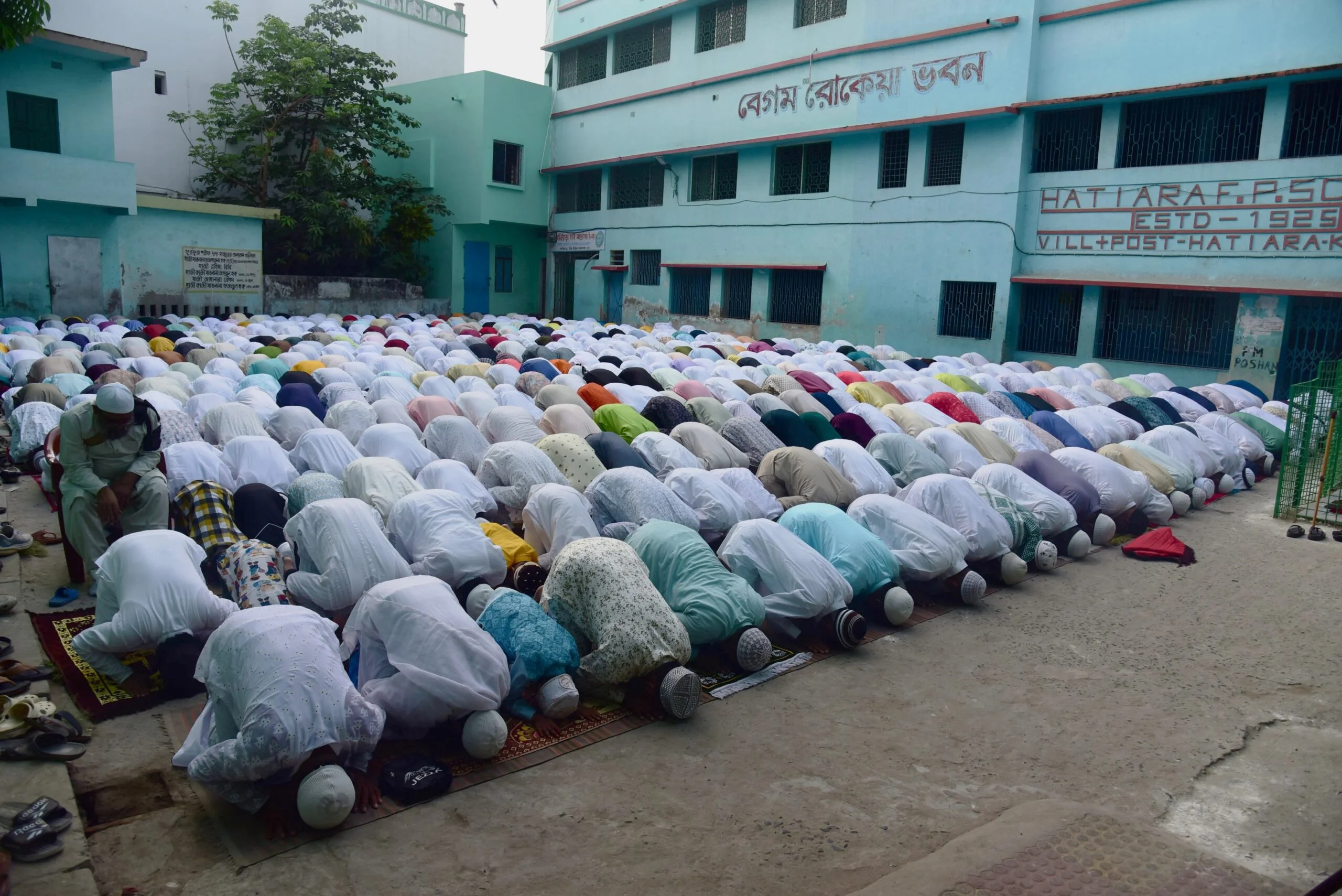 হাতিয়াড়া জামে মসজিদে Eid ul-Fitr-এর নামাজ