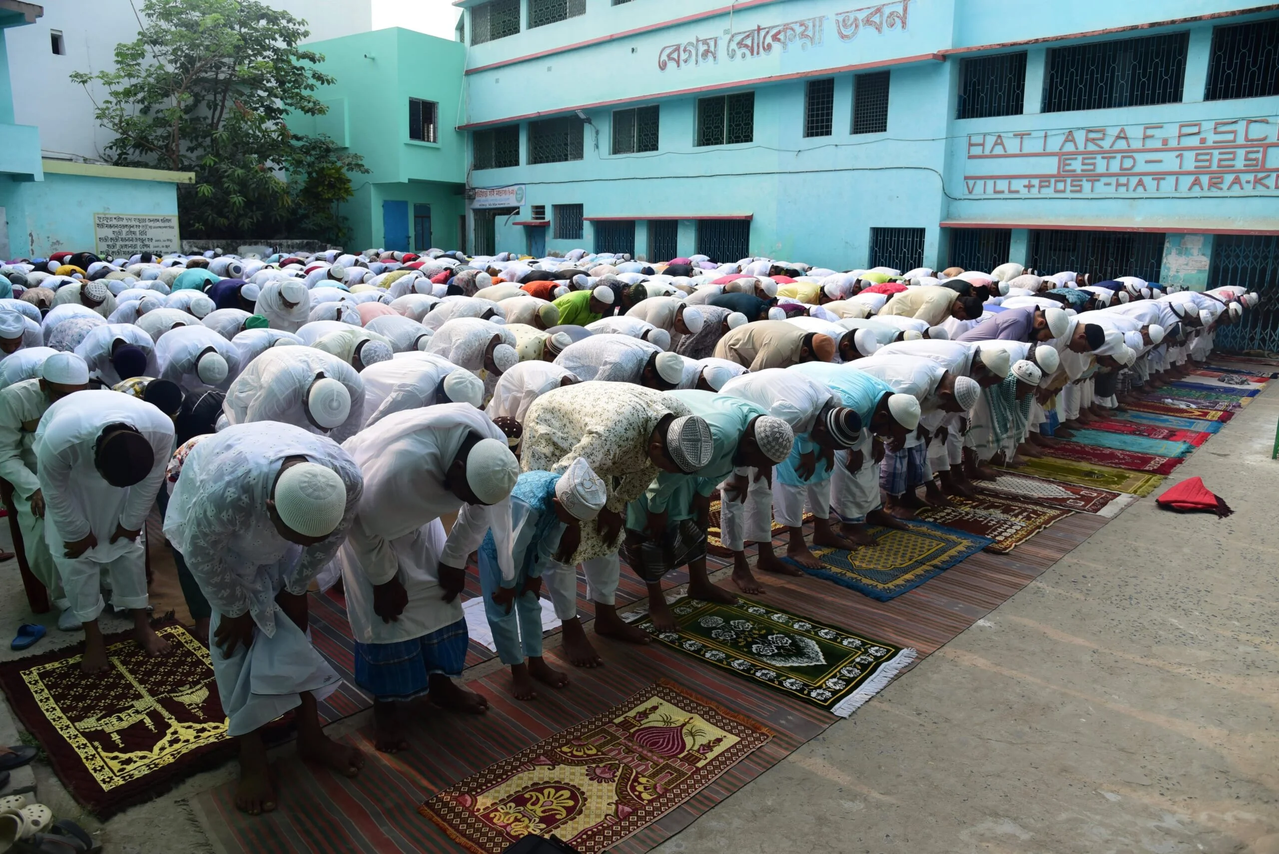 হাতিয়াড়া জামে মসজিদে Eid ul-Fitr-এর নামাজ