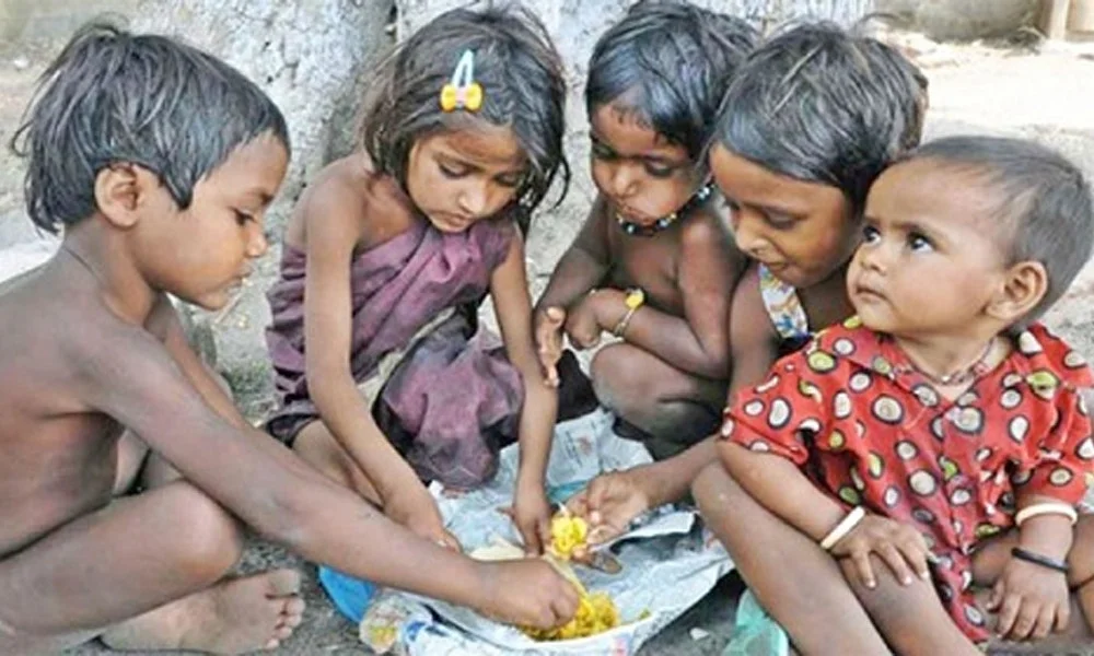 দারিদ্র্যেরে অন্ধকারে ১০০ কোটি ভারতীয়!