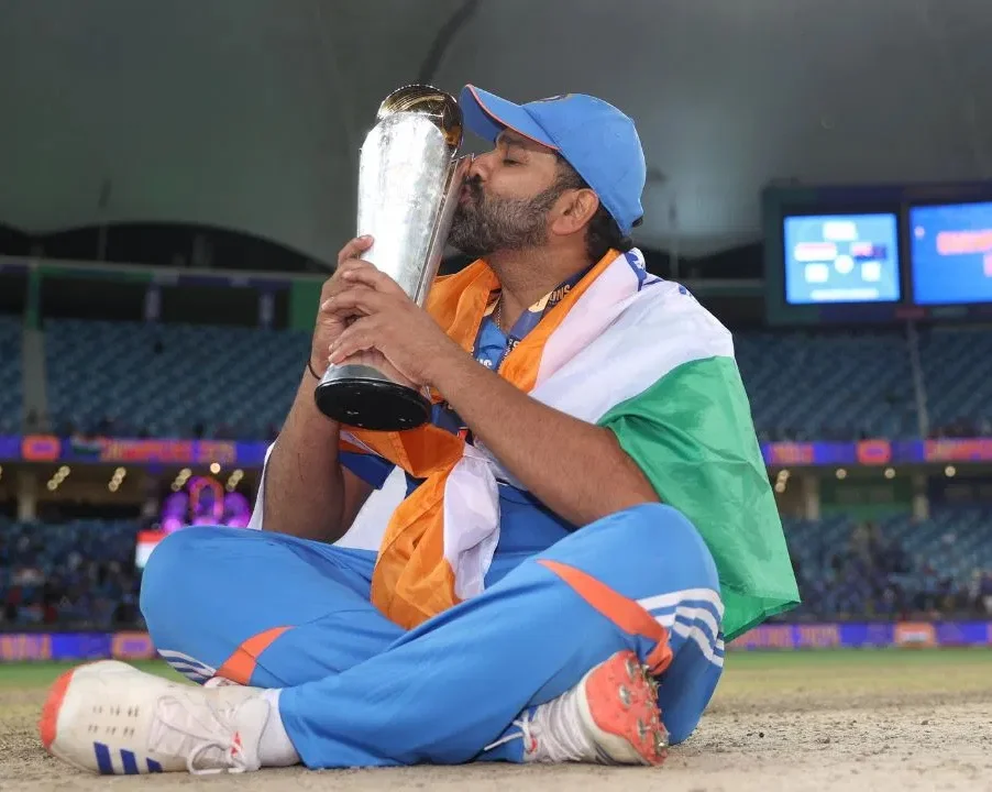 ICC Champions Trophy: সৌরভ ধোনির সঙ্গে একাসনে রোহিত