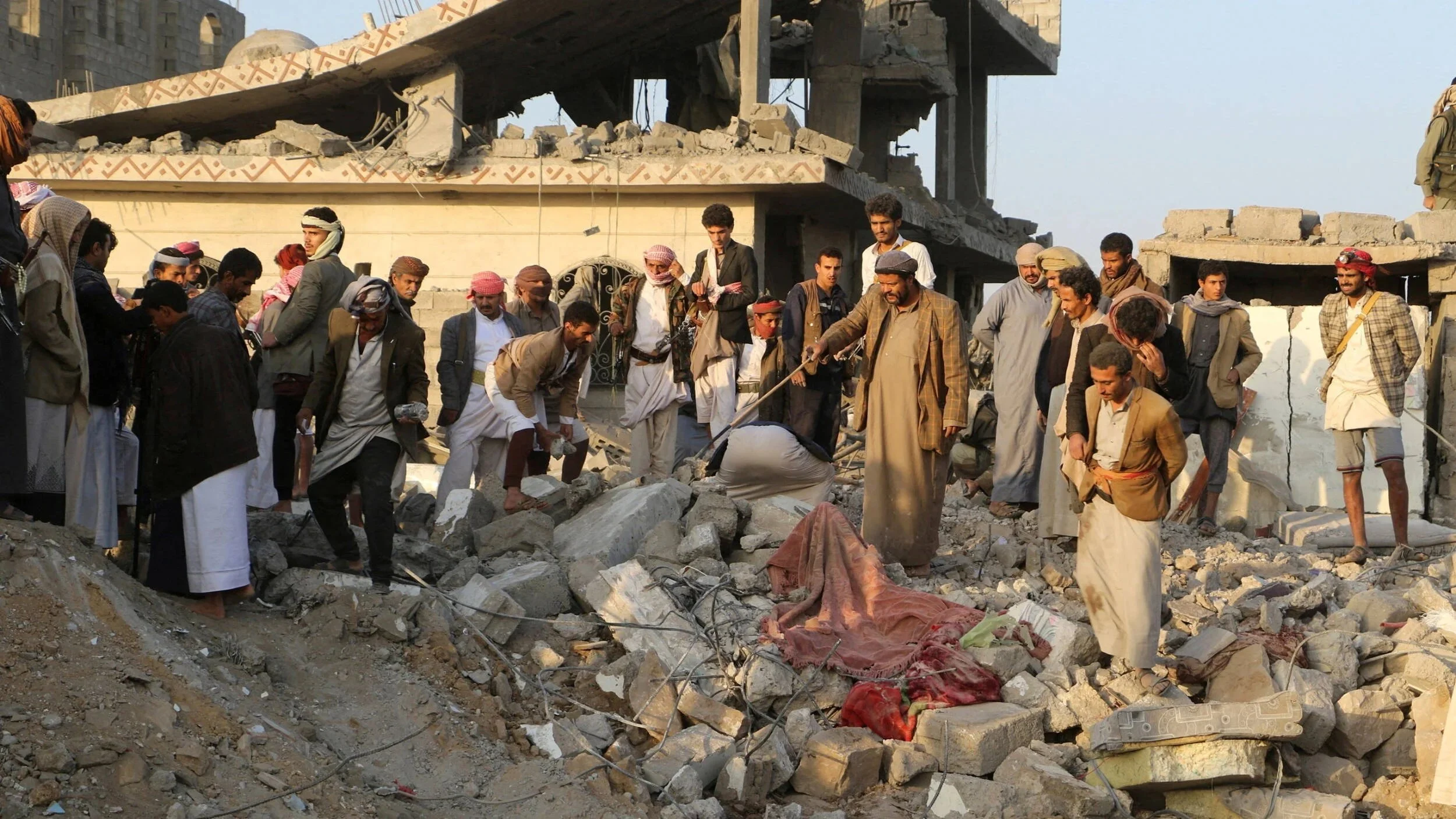 ইয়েমেনে মার্কিন হামলায় ৩০ নিহত, 'দমানো যাবে না' হুঁশিয়ারি হুতি নেতার
