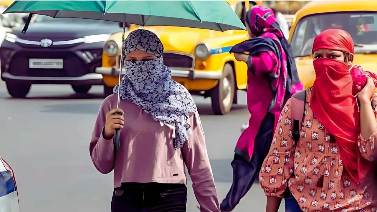 আর কিছুক্ষণের মধ্যেই ভাসবে দক্ষিণবঙ্গ! বজ্রবিদ্যুৎসহ  ঝড় বৃষ্টির সম্ভাবনা