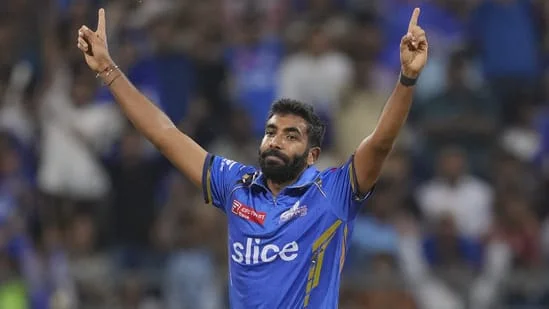 মুম্বইয়ে যোগ দিলেন বুমরাহ