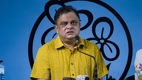 মুখ্যমন্ত্রীর উপর ভরসা রাখুন, চাকরিপ্রার্থীদের বার্তা শিক্ষামন্ত্রীর