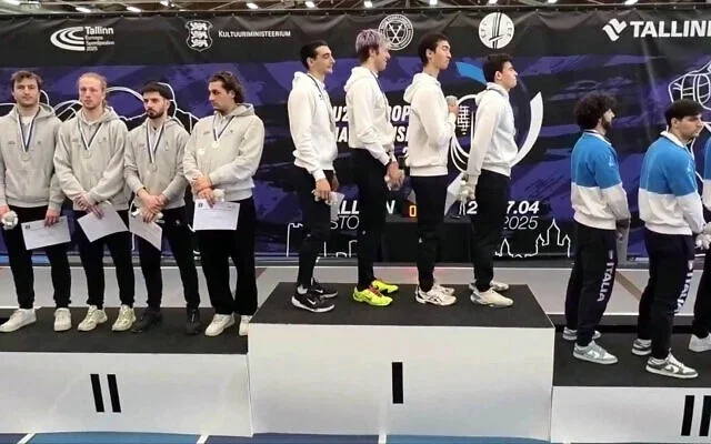 Swiss fencers: ইসরাইলের জাতীয় সঙ্গীতের সময় মুখ ফেরালেন সুইস ফেন্সিং দল