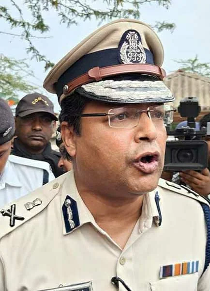 পুলিশ ও প্রশাসনের নজরদারির অভাবে পাথরপ্রতিমায় বেআইনি বাজি কারখানা