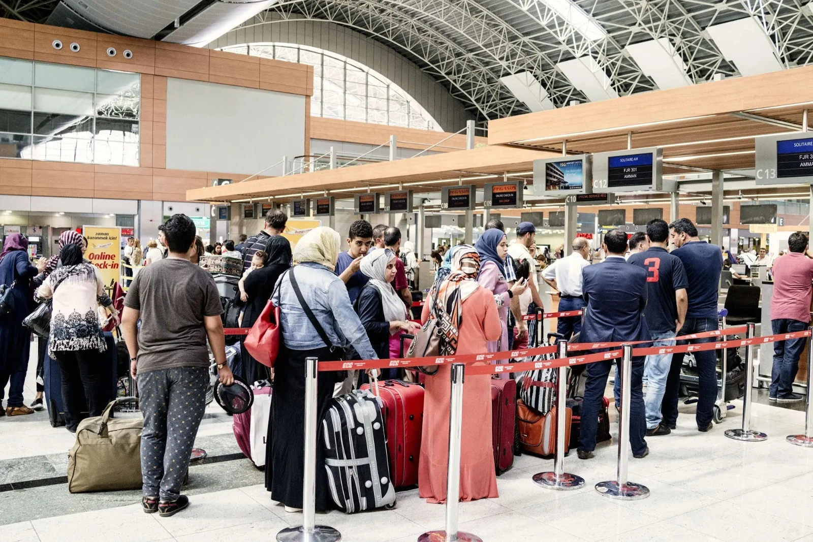 তুরস্ক বিমানবন্দরে ৪০ ঘণ্টারও বেশি সময় আটকে ২৫০ জন যাত্রী