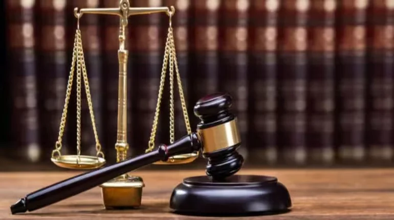 বিচারককে খুনের হুমকি! অভিযুক্ত এবং তার আইনজীবীর বিরুদ্ধে অভিযোগ