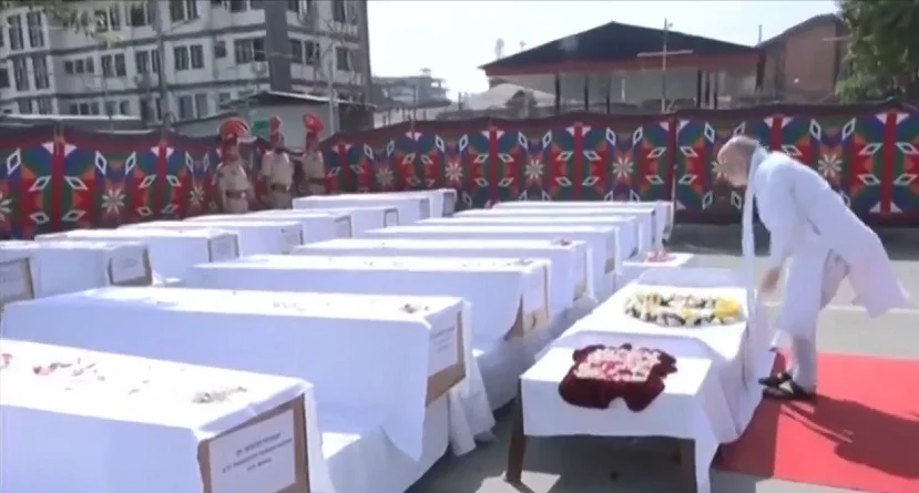 পহেলগাঁওতে স্বরাষ্টমন্ত্রী অমিত শাহ, কথা বললেন নিহতদের পরিজনদের সঙ্গে