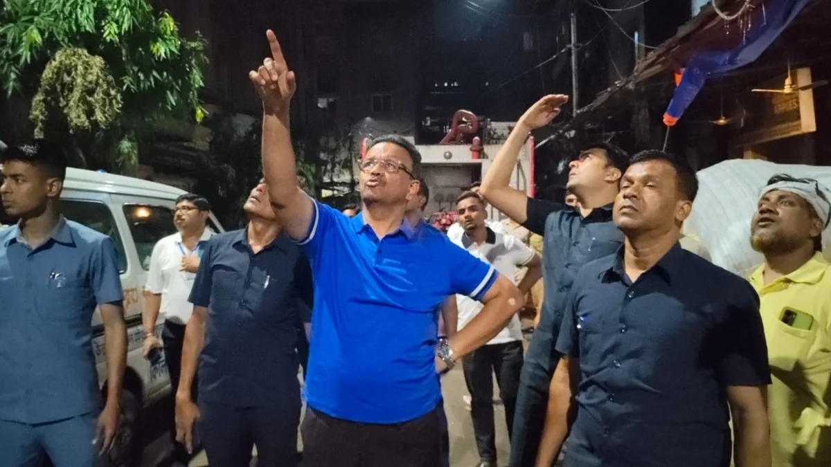 মেছুয়া বাজারে অগ্নিকাণ্ডে মৃত কমপক্ষে ১৫, ঘটনাস্থলে ফিরহাদ হাকিম