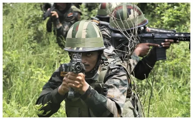 দক্ষিণ কাশ্মীরে দুই অভিযানে নিকেশ ৬ জঙ্গি
