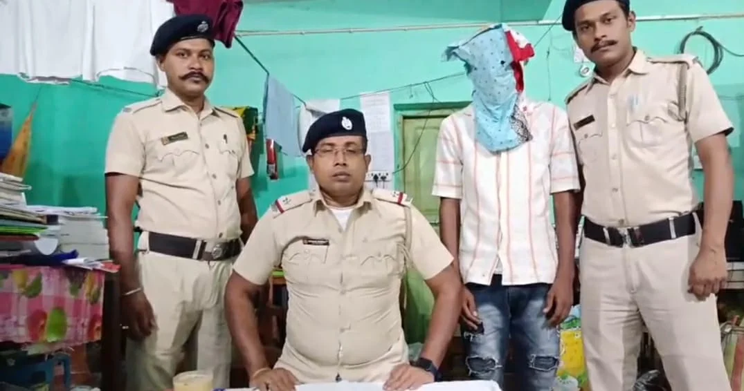 ঘুটিয়ারীশরিফ থেকে আগ্নেয়াস্ত্র-সহ গ্রেফতার এক