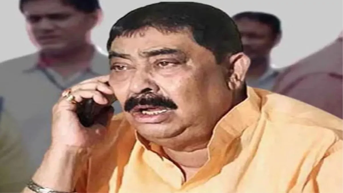 নিরাপত্তা কমল অনুব্রতর, জামিন অযোগ্য ধারায় মামলা