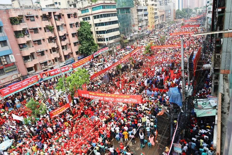বিএনপির শ্রমিক সমাবেশে জনসমুদ্র, কুরআন তেলাওয়াতের পর শুরু  মিছিল
