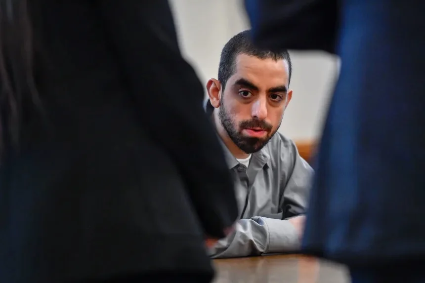 রুশদির উপর হামলাকারী হাদি মাতার ২৫ বছরের জেল, সাজা ঘোষণা আদালতের