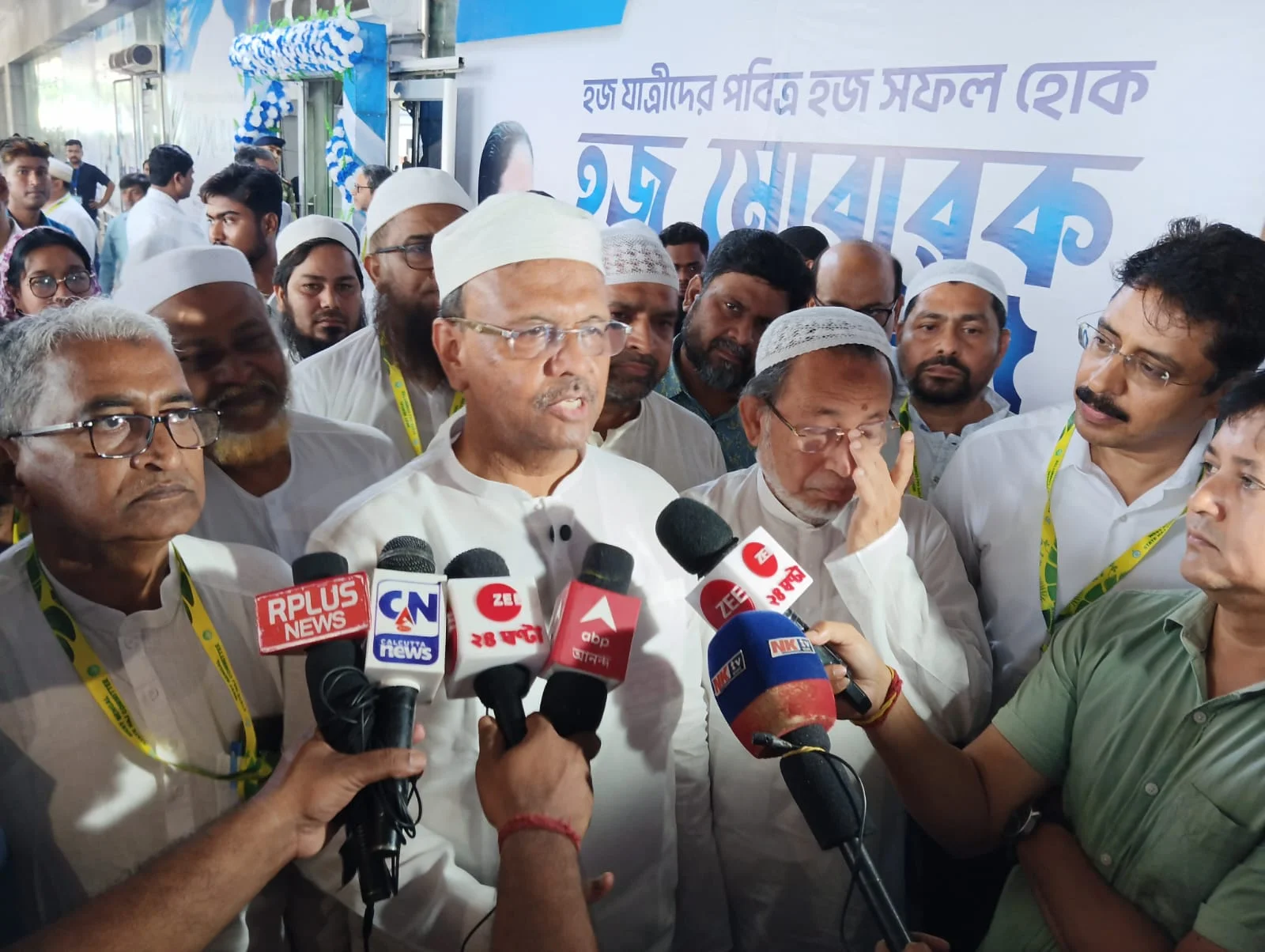 বাংলার হজযাত্রীদের নিয়ে সউদির উদ্দেশ্যে রওনা হল প্রথম উড়ান