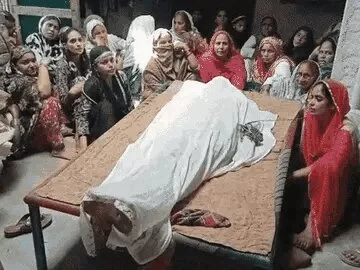 আমরা মুসলিম বলেই ওরা আমার ছেলেকে হত্যা করেছে, অভিযোগ উত্তর প্রদেশের পুলিশের বিরুদ্ধে