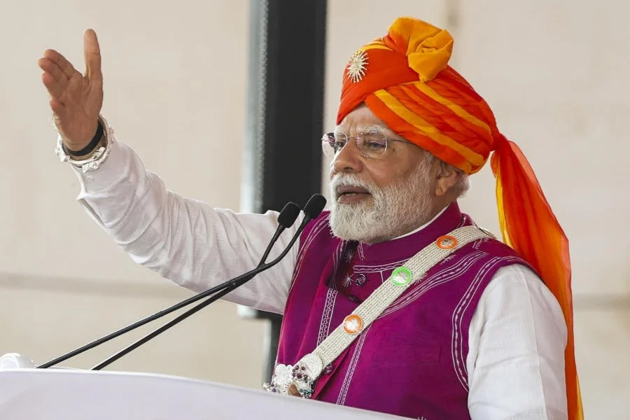 বিহারে ফের জঙ্গল-রাজ ফেরানোর চেষ্টা হচ্ছে, ভোট প্রচারে এসে রাহুল-তেজস্বীদের আক্রমণ মোদির