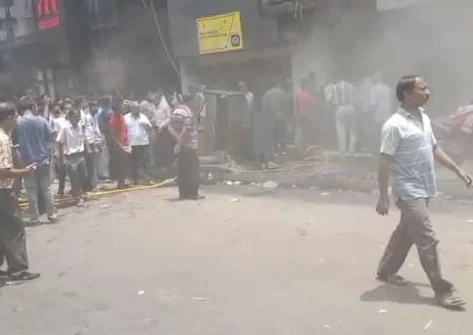 পোদ্দার কোর্টের দোকানে আগুন, ঘটনাস্থলে দমকলের চারটি ইঞ্জিন