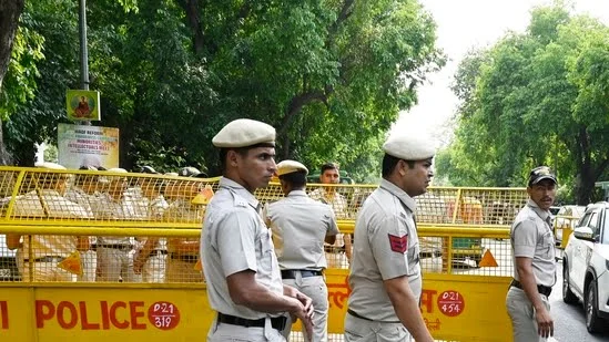 বিদেশে গুপ্তচরবৃত্তি-জাল পাসপোর্টের র‍্যাকেট, দিল্লি পুলিশের জালে ধৃত ৫৯-এর ব্যক্তি