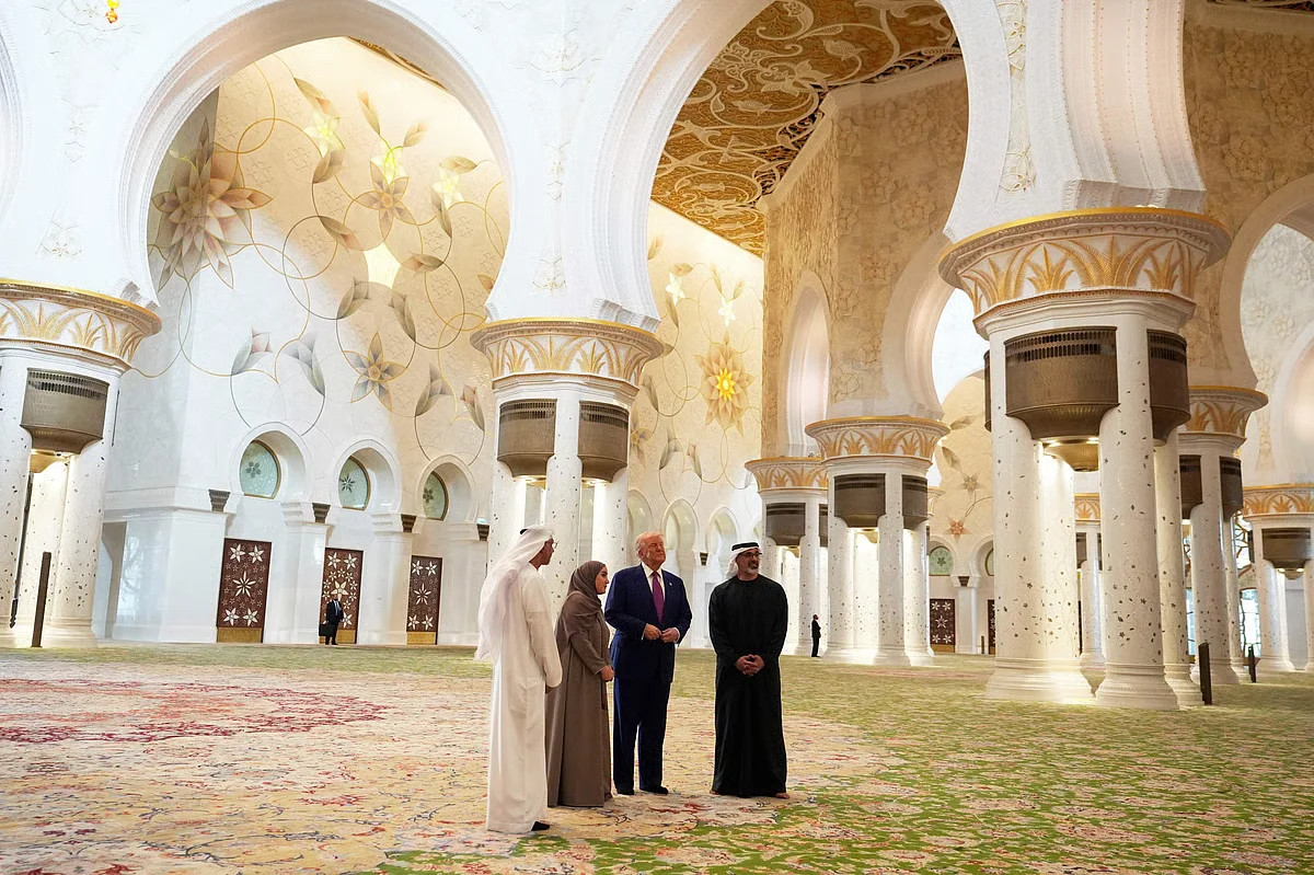 আবুধাবির শেখ জায়েদ মসজিদে ট্রাম্প