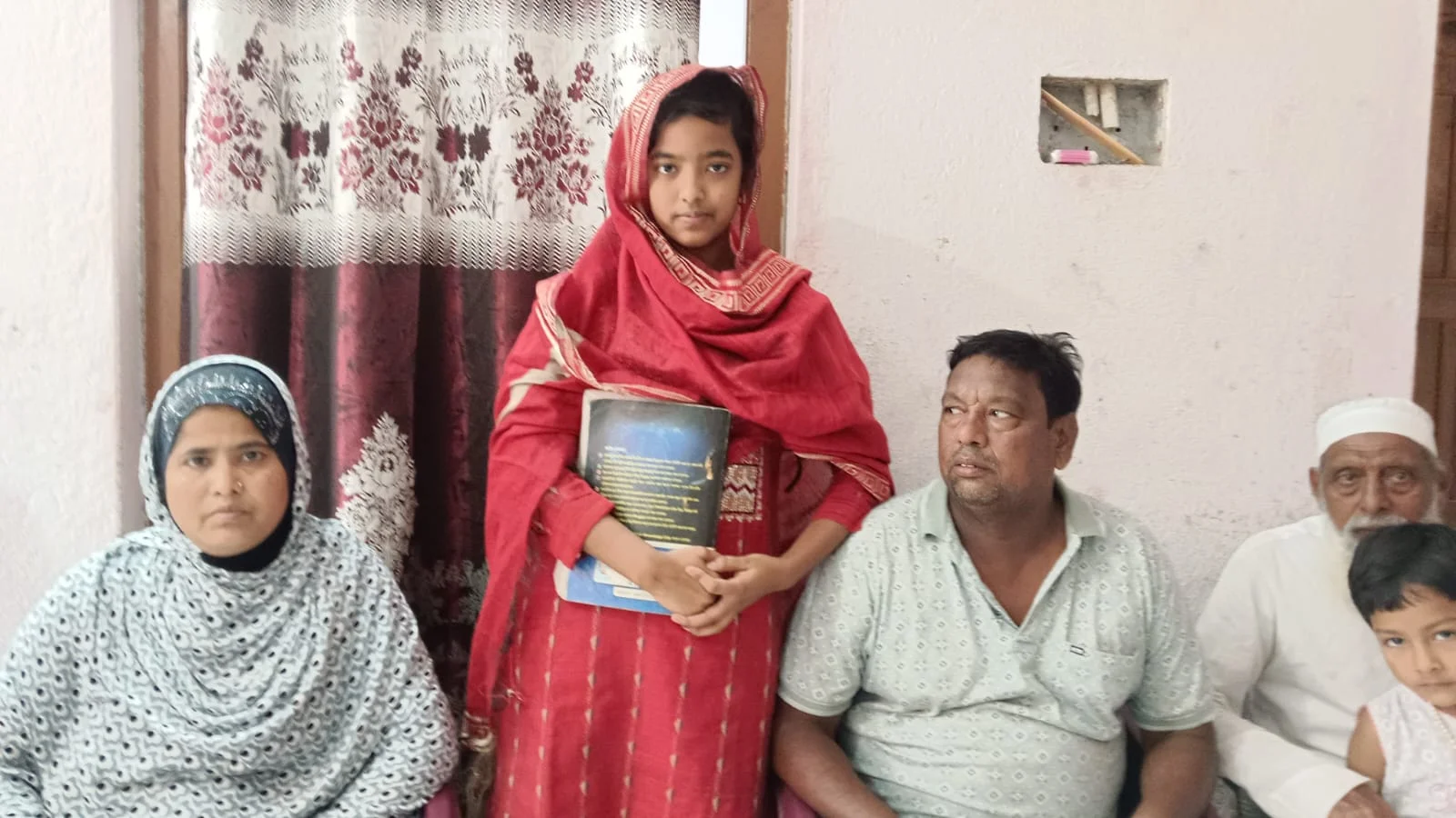 হাই মাদ্রাসায় তৃতীয় হয়েছেন আলিফনুর খাতুন