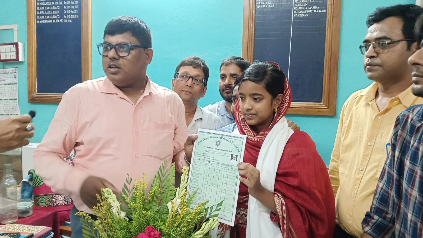 হাই মাদ্রাসায় তৃতীয় হয়েছেন আলিফনুর খাতুন