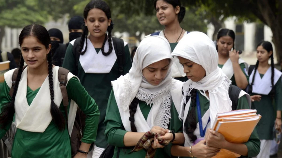 হাই মাদ্রাসার মেধা তালিকায় প্রথম আটে মালদার পড়ুয়ারা