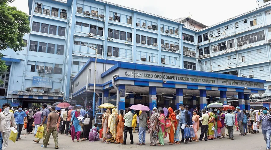 অবশেষে স্যালাইন কাণ্ডে চিকিৎসাধীন প্রসূতি মারা গেলেন কলকাতার এসএসকেএম-এ