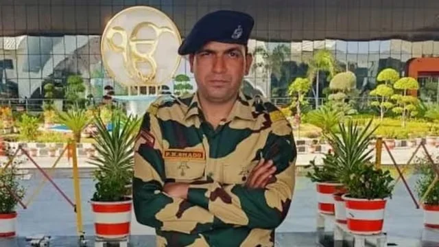 ২২ দিন পর পাক সেনার হাত থেকে মুক্তি পেলেন বিএসএফ জওয়ান পূর্ণম কুমার