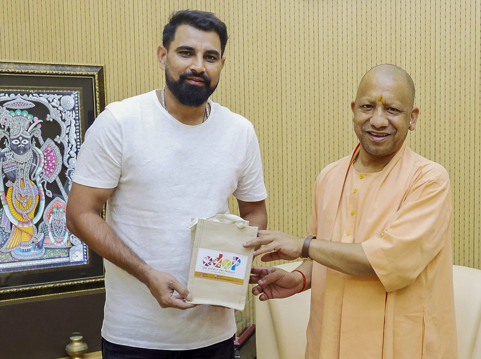 যোগী আদিত্যনাথের বাড়িতে মুহাম্মদ শামি