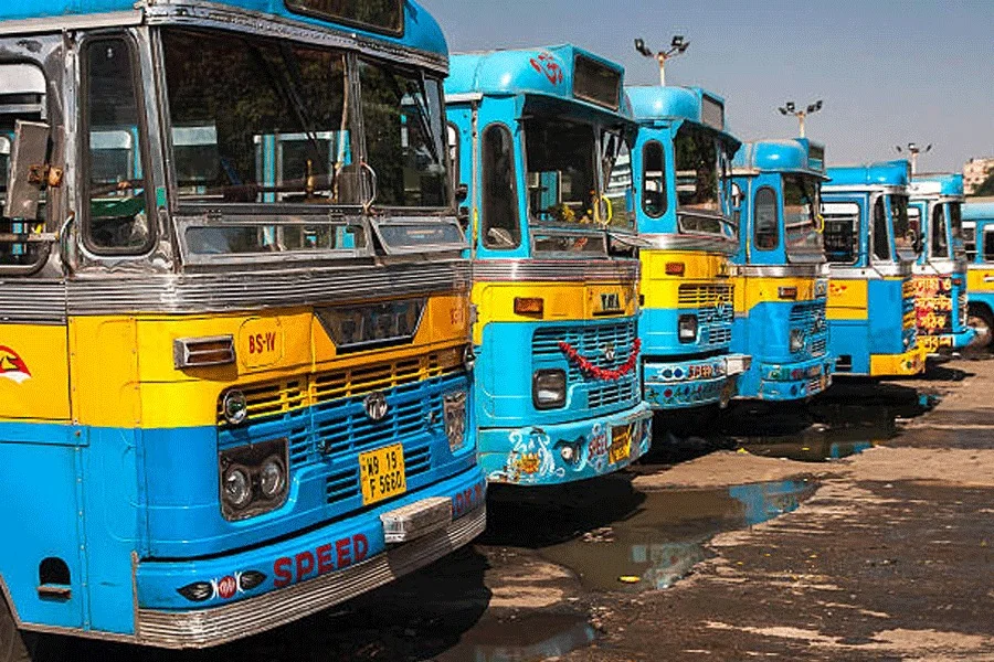 তিনদিনের বাস ধর্মঘট স্থগিত, স্বস্তিতে বাসযাত্রীরা