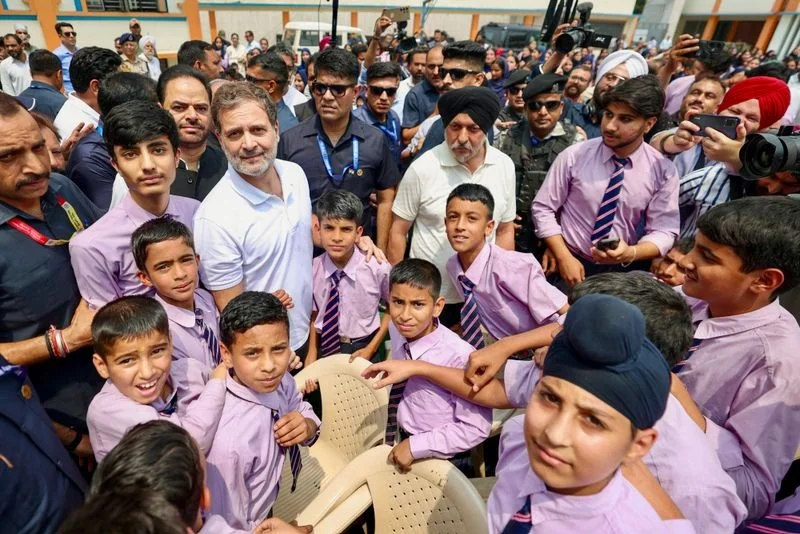 জম্মু-কাশ্মীরের পুঞ্চে রাহুল গান্ধি, ক্ষতিগ্রস্ত পরিবারদের সঙ্গে দেখা করেন বিরোধী দলনেতা