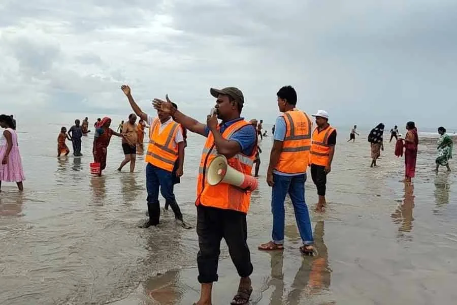 প্রাকৃতিক দুর্যোগ মোকাবিলায় প্রস্তুত দক্ষিণ ২৪ পরগনার জেলা প্রশাসন