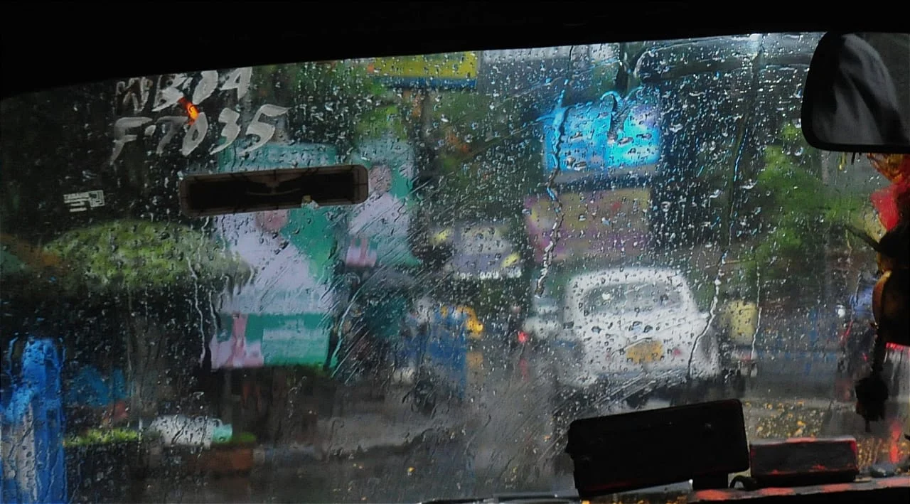 এখানে মেঘ গাভীর মতো চরে.....