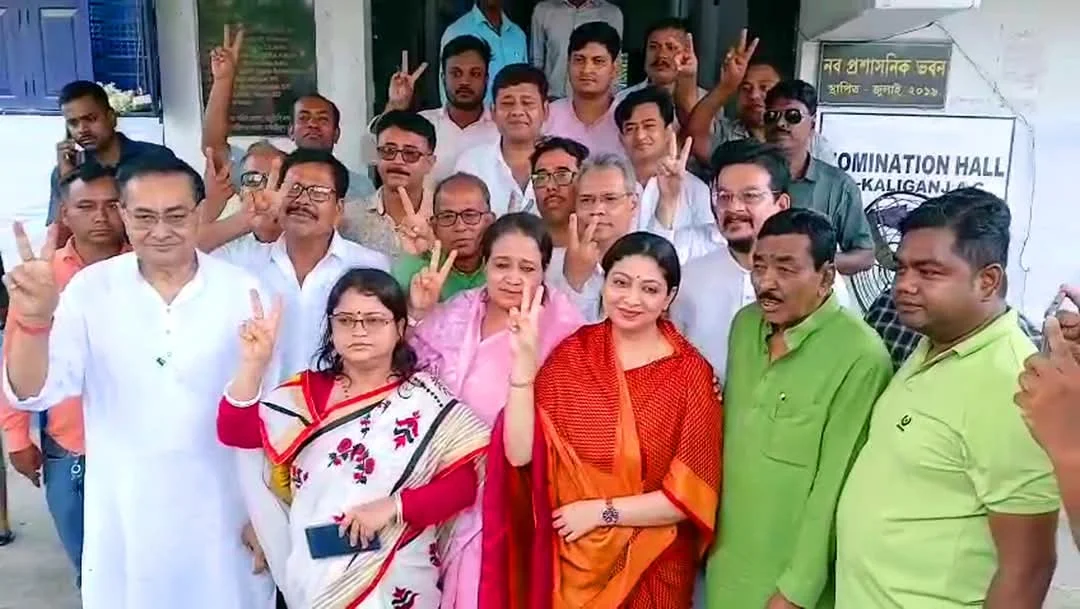 মনোনয়ন জমা দিলেন আলিফা, মনে পড়ছে বাবার স্মৃতি