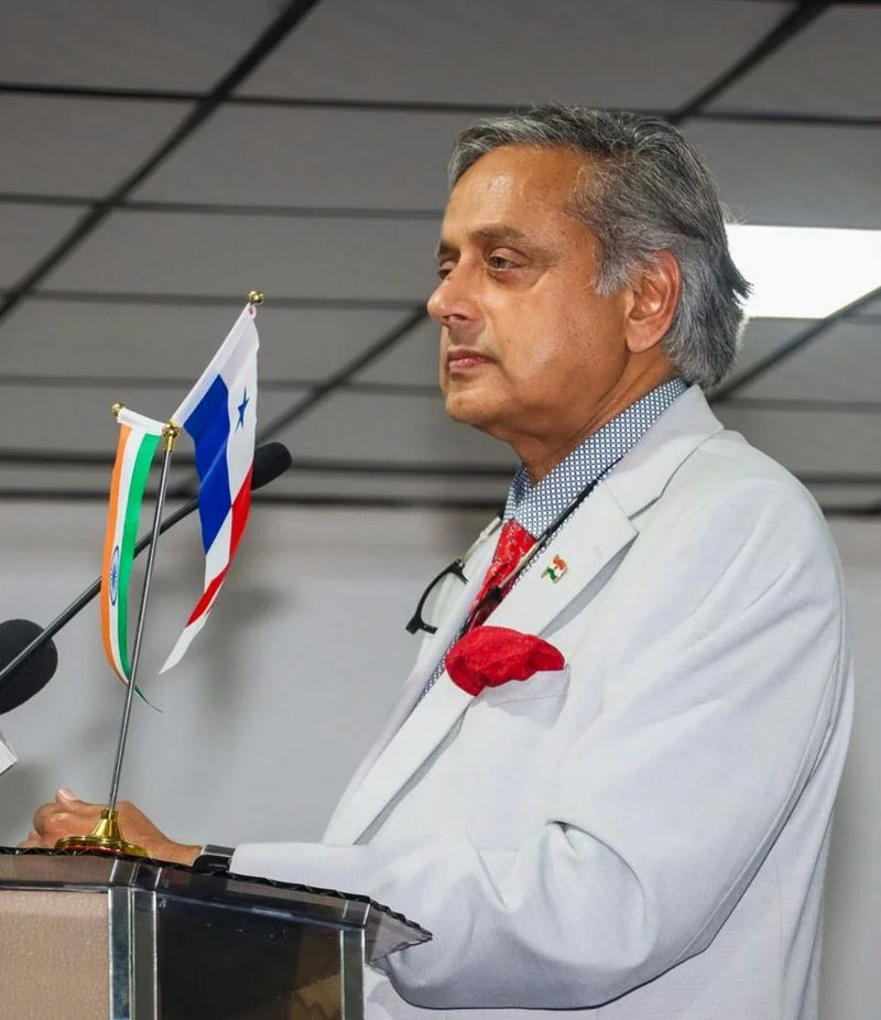 পাকিস্তানিদের প্রতি কলম্বিয়ার সমবেদনা! ক্ষোভ উগরে দিলেন শশী থারুর