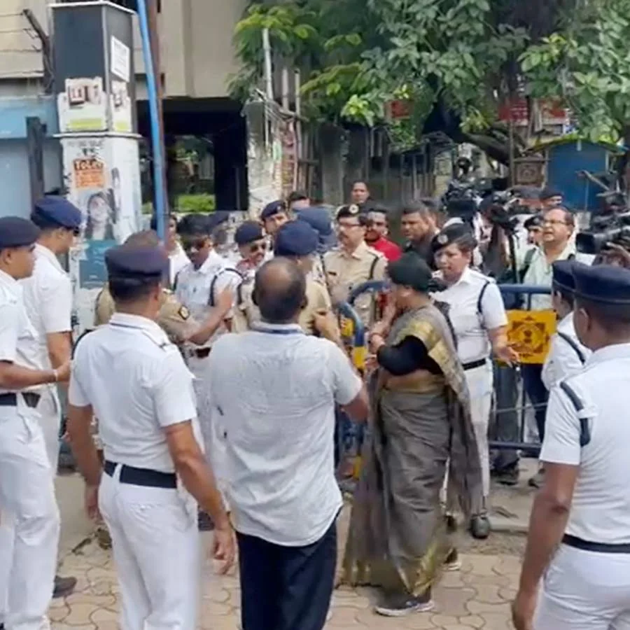 কসবা ধর্ষণ কাণ্ড: কলেজে পৌঁছল জাতীয় মহিলা কমিশনের দল, চার অভিযুক্ত গ্রেফতার, তদন্তে নতুন মোড়