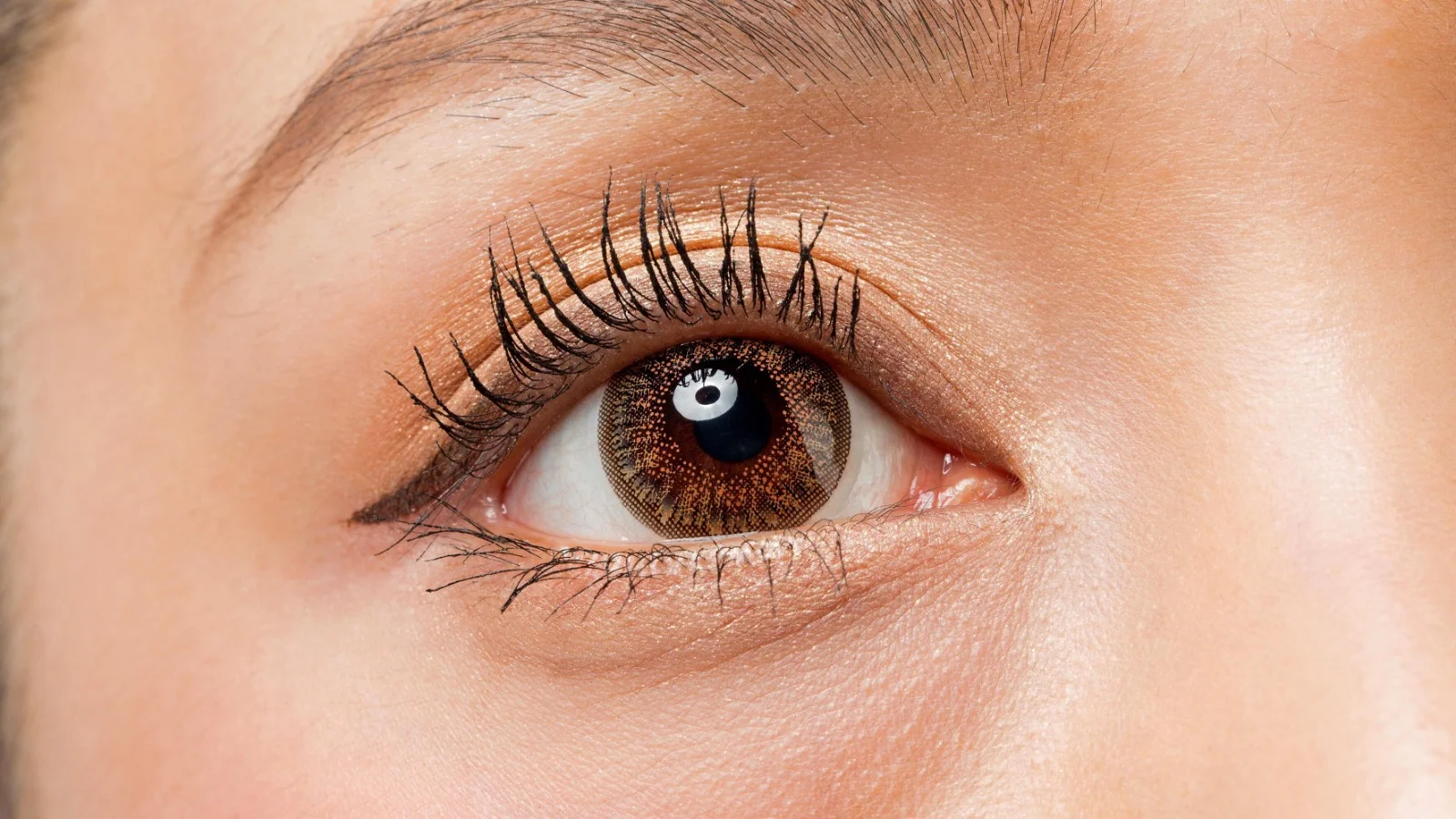 চিনের তৈরি ইনফ্রারেড কন্ট্যাক্ট লেন্স:  অন্ধকারেও এখন দেখা সম্ভব!