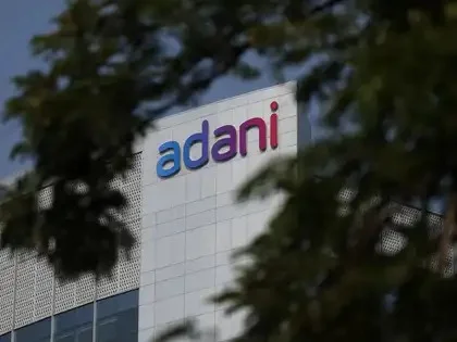 আদানির সংস্থার ৫০০০ কোটির ডিবেঞ্চার কিনল এলআইসি