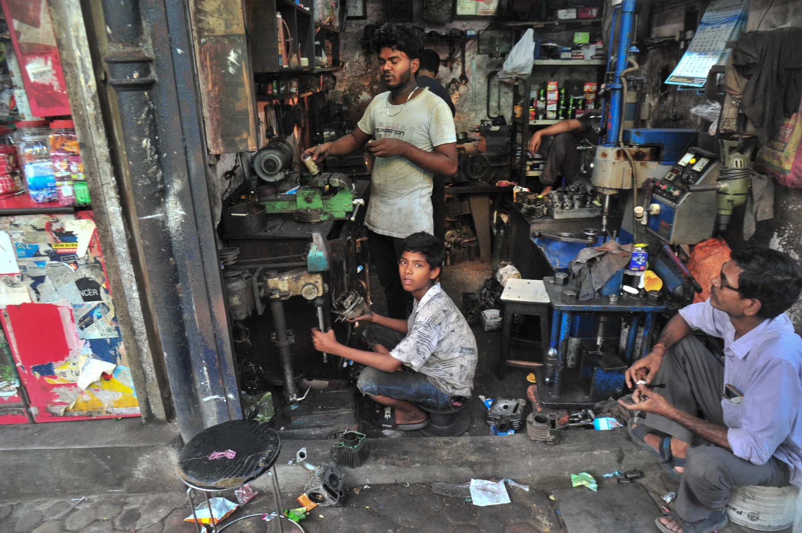 প্রতিটি শিশুর জন্য চাই শিক্ষা ও খাদ্য