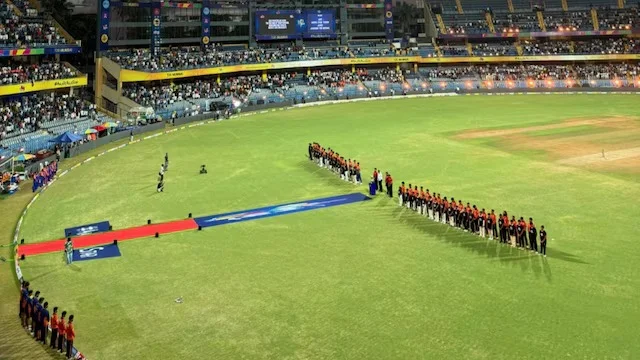 বিমান দুর্ঘটনায় নিহতদের স্মরণে নীরবতা পালন অস্ট্রেলিয়া ও দক্ষিণ আফ্রিকার ক্রিকেটারদের