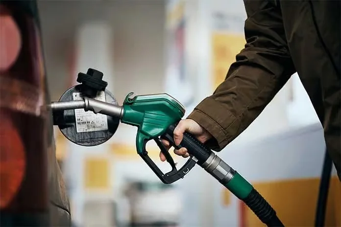 ইরানে হামলা, বিশ্বজুড়ে পেট্রোপণ্যের দাম বেড়ে চলেছে