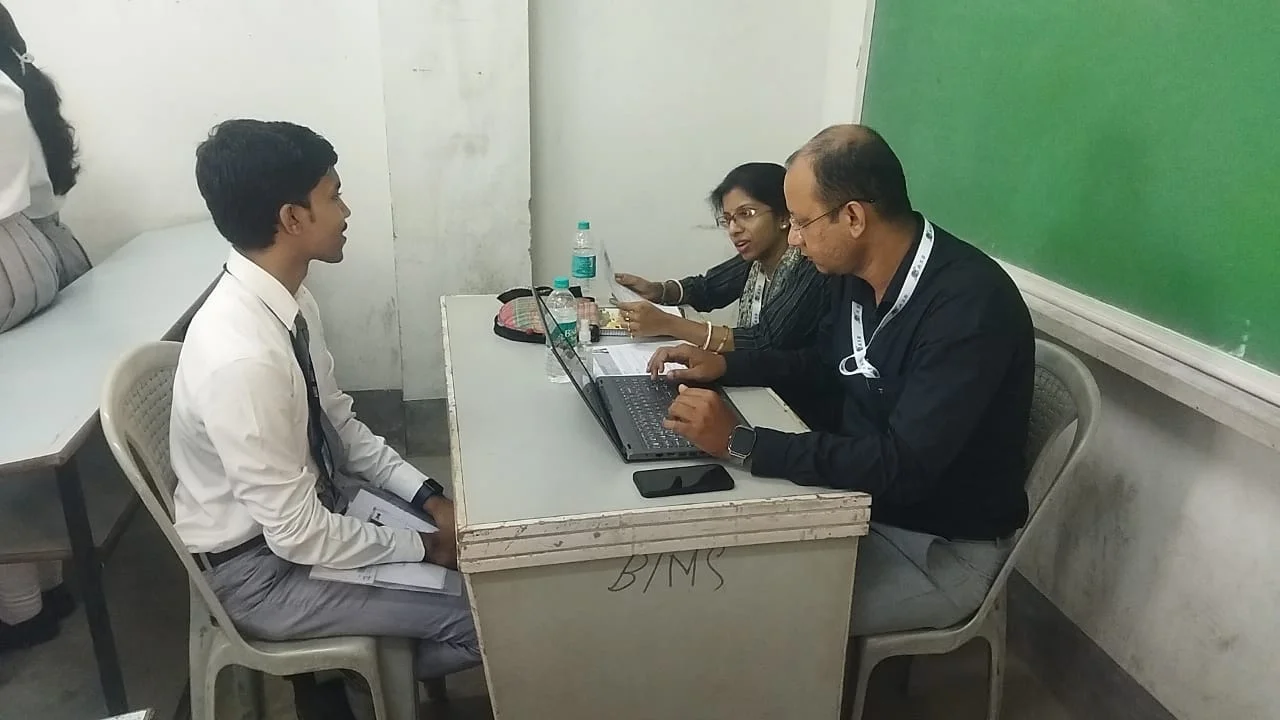 বেকার যুবক যুবতীদের কর্মসংস্থানের লক্ষে মেগা জব ফেয়ার হয়ে গেল এস ভি আই এস টির উদ্যোগে